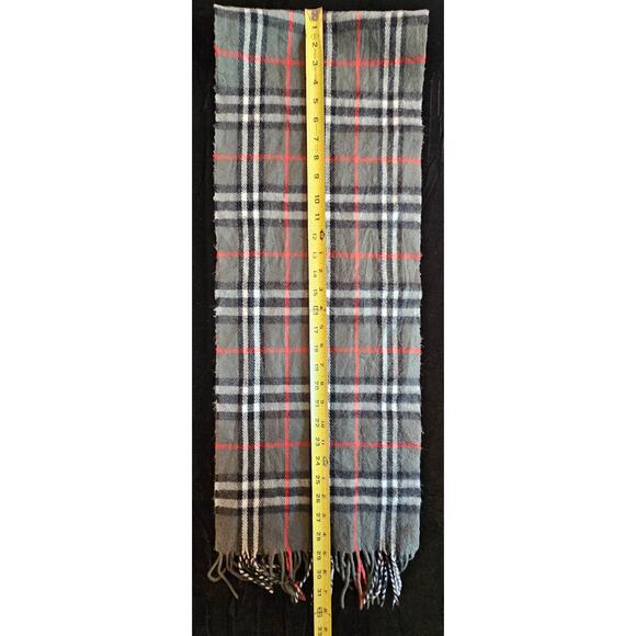 BURBERRYs of London 100% Lambswool Gray Scarf Shawl Nova Check Vintage - Picture 5 of 7